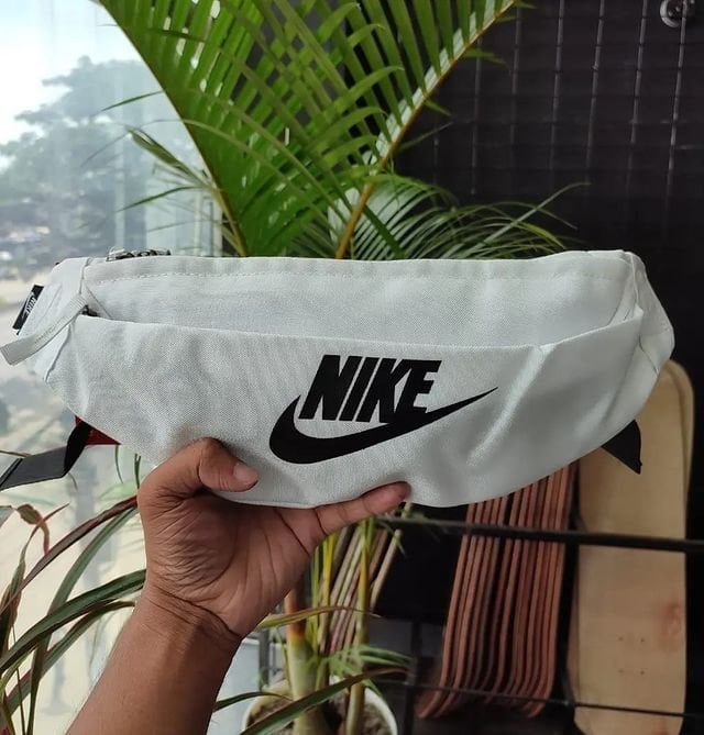 Nike fanny pack white hot sale