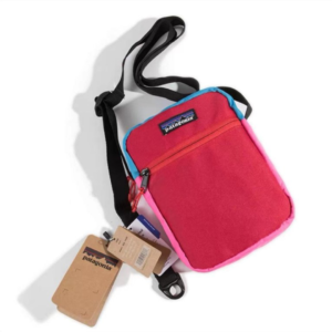 Patagonia-Shoulder-Messenger-Bag-Pink-2_.png